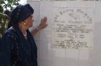President Sirleaf at Madame Koko tomb. Photo courtesy of Emansion.gov.lr.