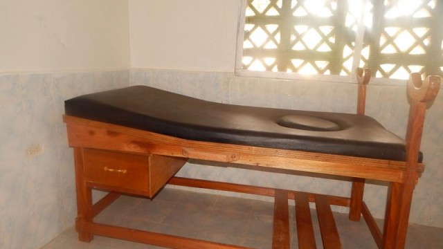 A patient bed at the new maternity clinic. Photo: Gbatemah Senah