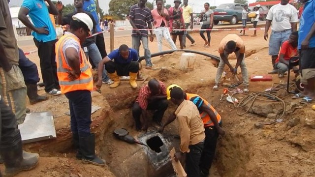 LWSC engineers and welders at work on the damaged pipe. Photo: Zeze Ballah
