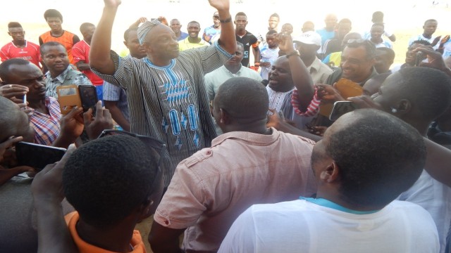 Robert Sirleaf expresses his gratitude to the people of Nimba. Photo: Arrington Ballah