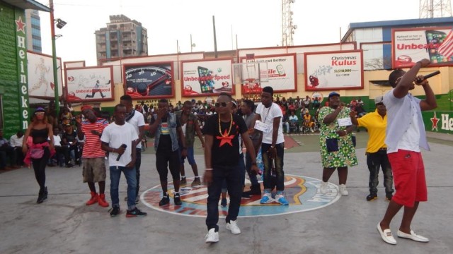 Local artists performing their election-themed songs. Photo: Gbatemah Senah